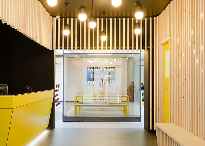 Via LimehouseAirport Hotel