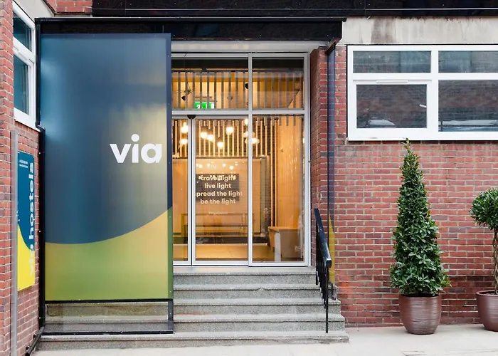 Via LimehouseAirport Hotel